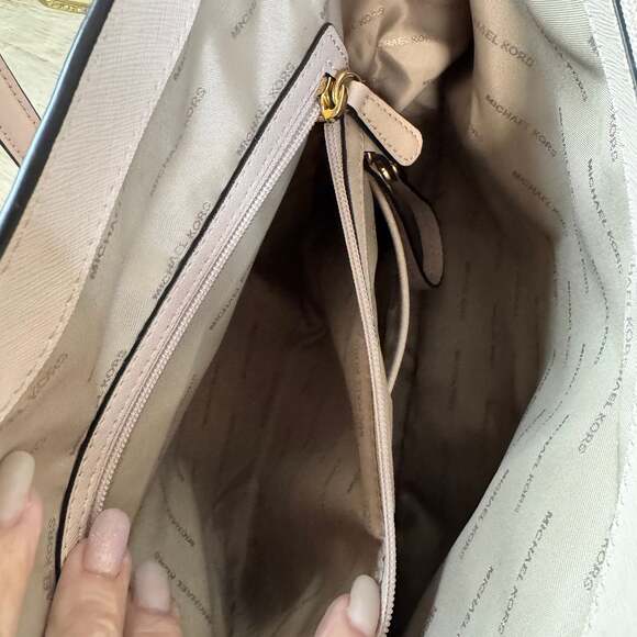Michael Kors Charlotte Large Top Zip Saffiano Leather Tote in Powder Blush - Picture 15 of 16